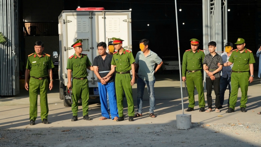 Hỏi vay tiền không được, hai đối tượng sát hại bạn để cướp tài sản
