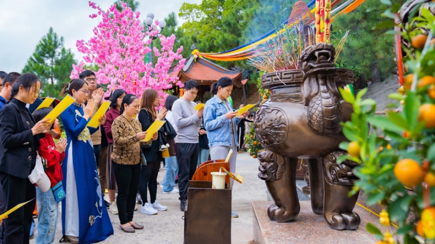 Đi lễ chùa - đừng làm Phật buồn