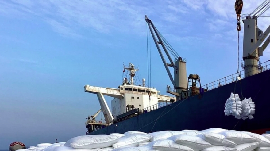 Petrovietnam Ca Mau Fertiliser JSC exports 100,000 tonnes of urea in lunar new year