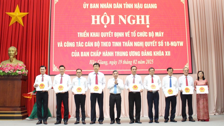 Hậu Giang tổ chức lại các cơ quan chuyên môn thuộc UBND tỉnh