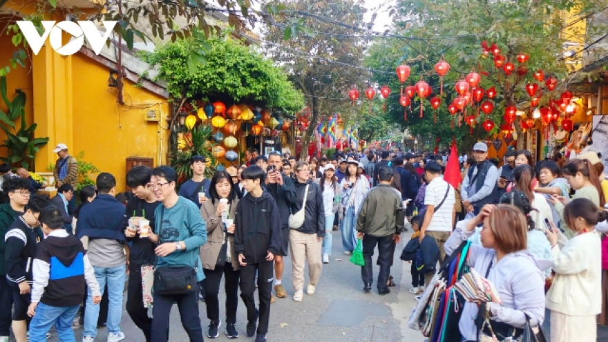 Tourists flock to UNESCO-recognized heritage city of Hoi An during Tet holiday