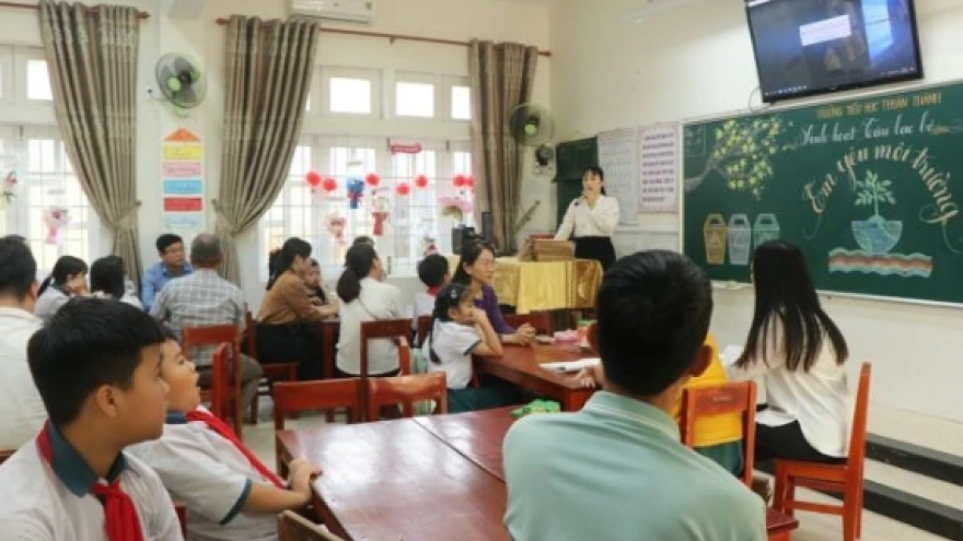 WWF-Vietnam identifies six plastic reduction models for nationwide expansion