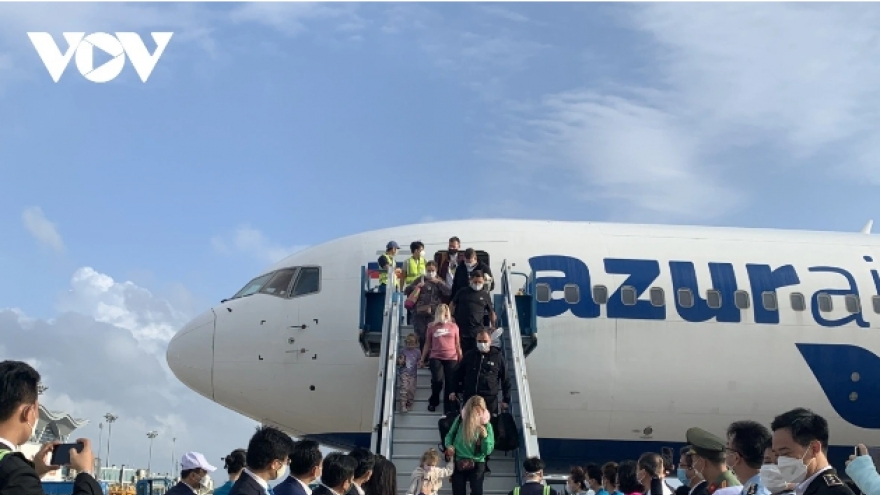 Azur Air and Aeroflot to open direct air routes to Cam Ranh