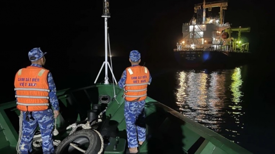 Vietnamese coast guard rescues Filipino sailor in distress