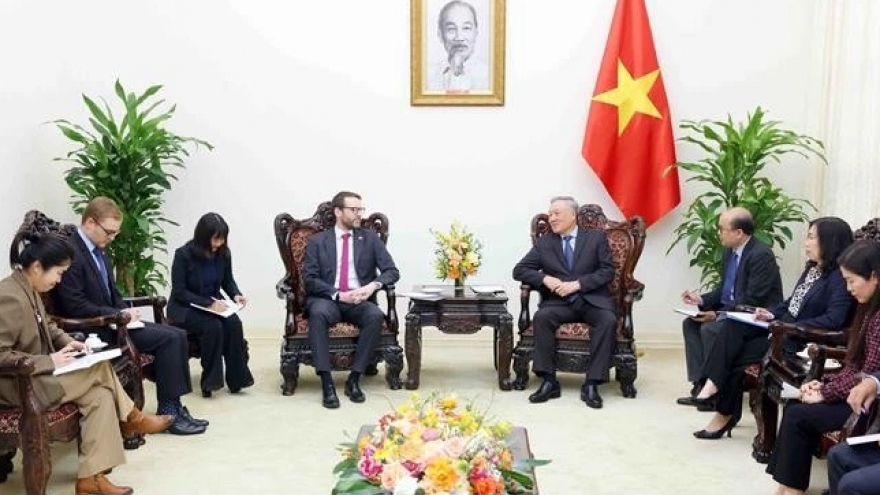 Vietnam seeks UK support in developing financial centres