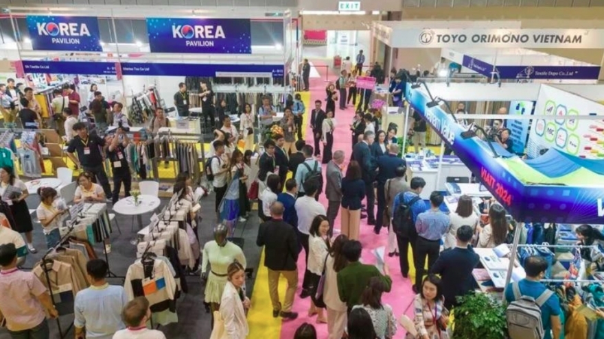 Vietnam’s international textile fair features over 500 booths