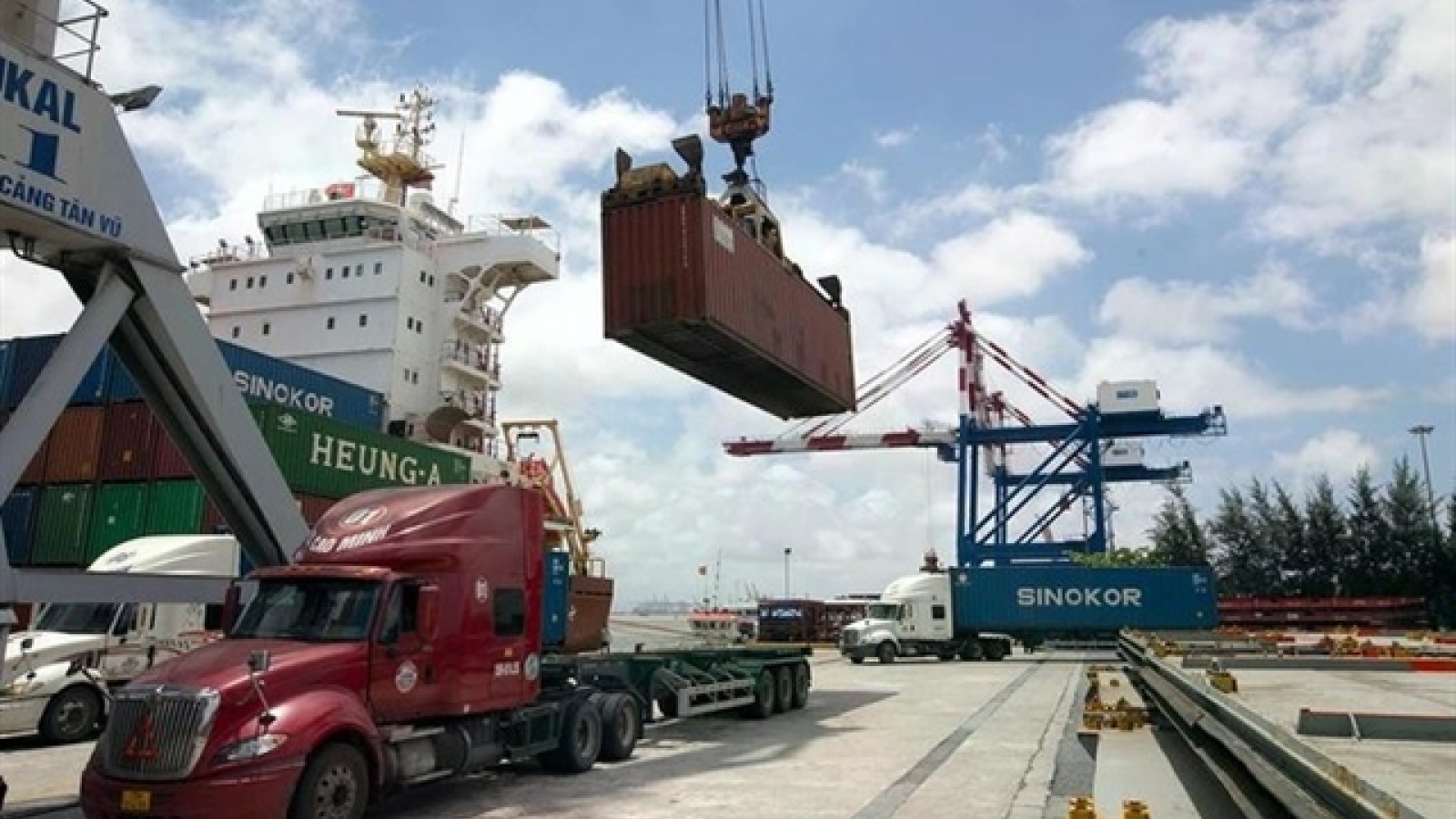 Flexible tax policy to propel Vietnam's economic growth in 2025