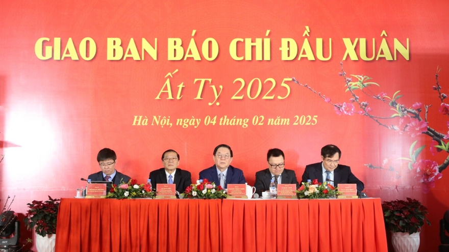 Báo chí tạo không khí đầy sức sống và tin tưởng dịp Tết Ất Tỵ 2025