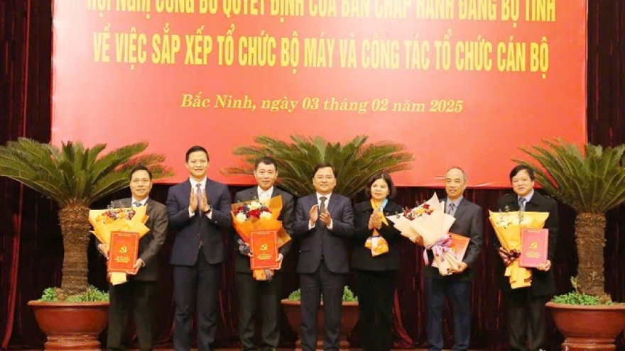 4 cán bộ Ban Thường vụ Tỉnh ủy Bắc Ninh quản lý xin nghỉ hưu trước tuổi