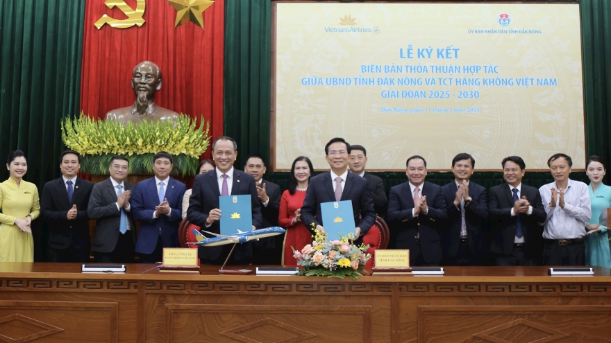 Vietnam Airlines “bắt tay” cùng Đắk Nông xúc tiến du lịch, thương mại