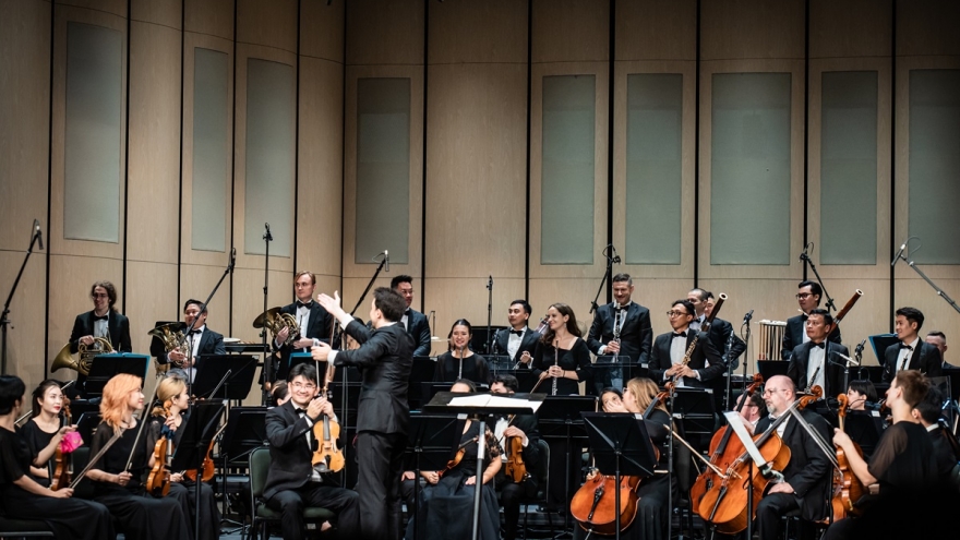 Hòa nhạc “Đỉnh Vinh Quang-From Struggle to Triumph”-Khi âm nhạc là chứng nhân lịch sử