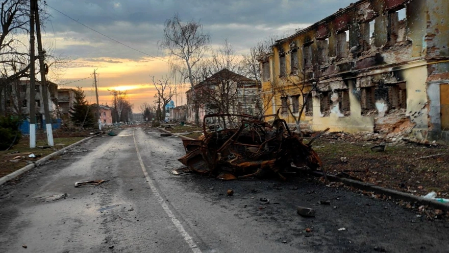 Ukraine “gậy ông đập lưng ông” khi Nga tấn công như vũ bão ở Kursk