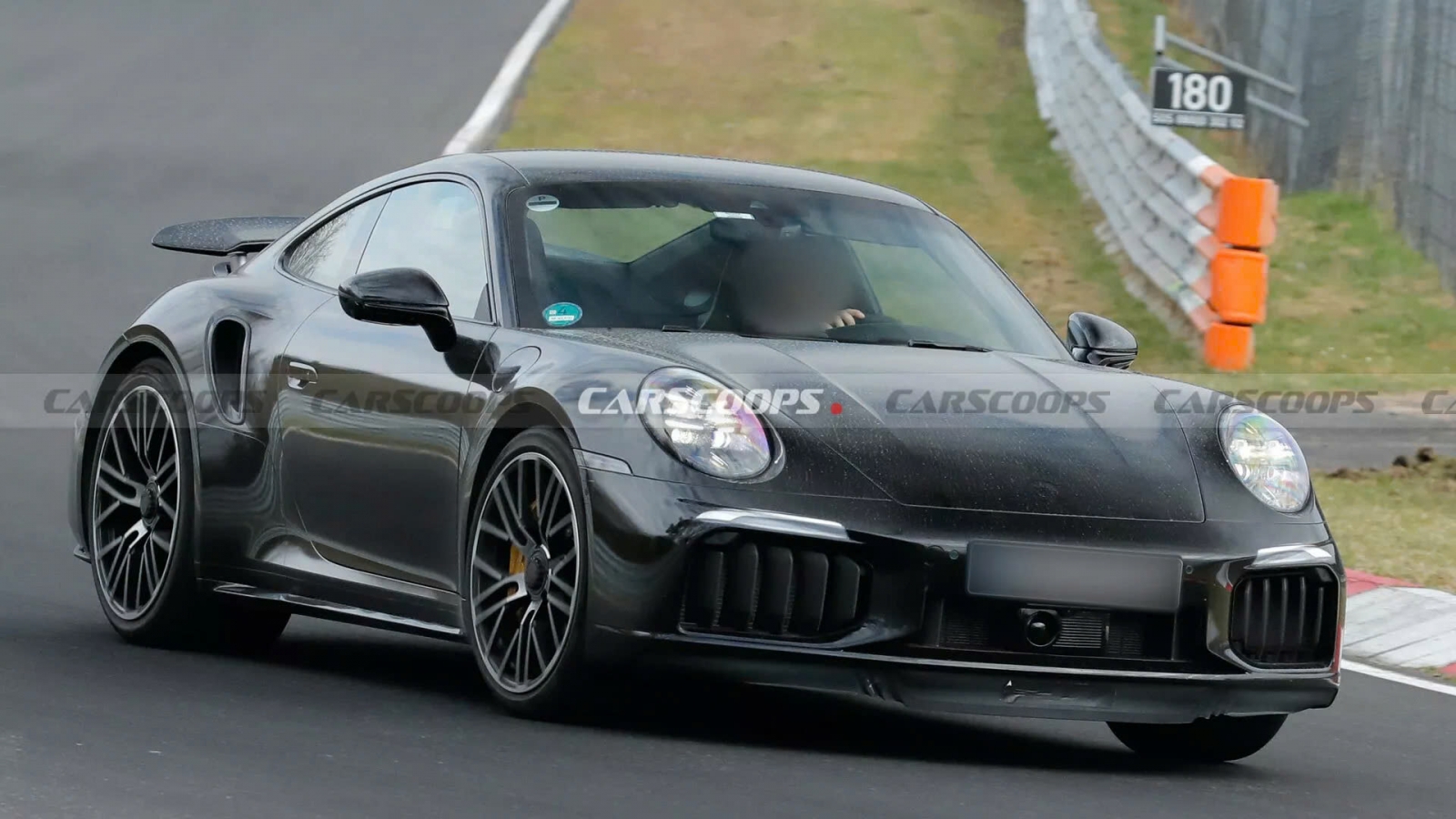 Lộ diện Porsche 911 Turbo S 2026 công suất có thể lên đến 700 mã lực