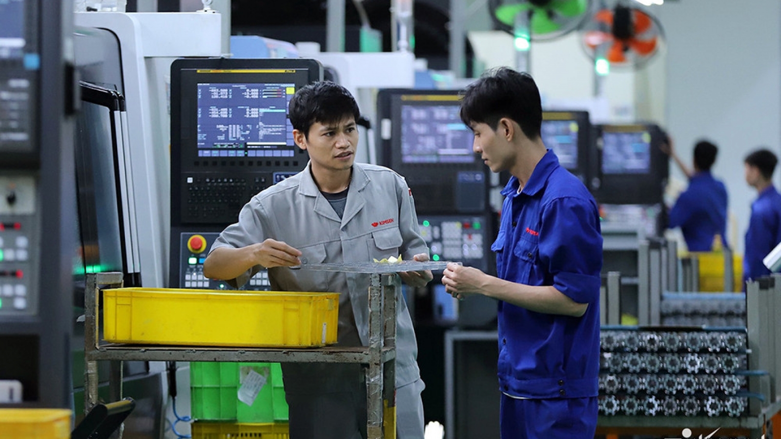 Sắp tăng lương tối thiểu 2025