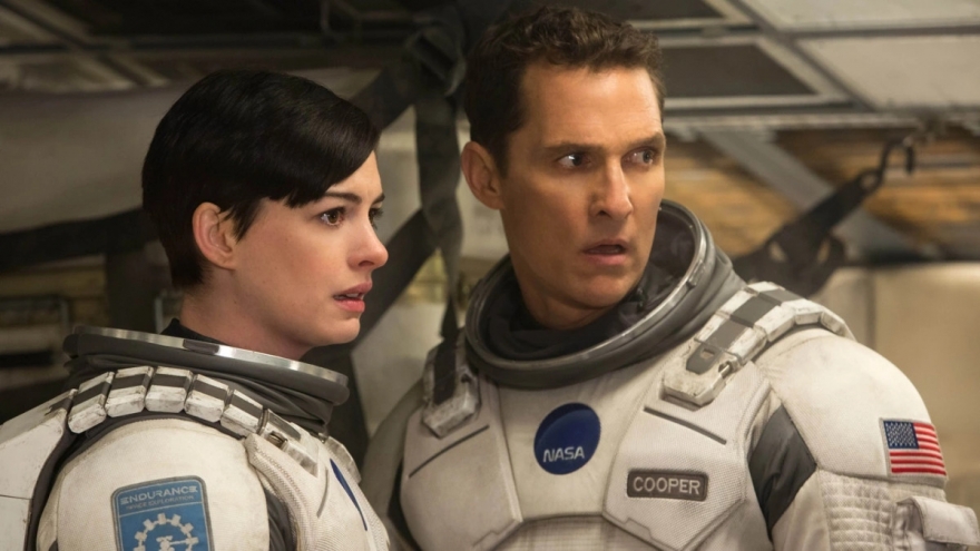"Quỷ nhập tràng" xuống top 2 phòng vé do bom tấn Hollywood