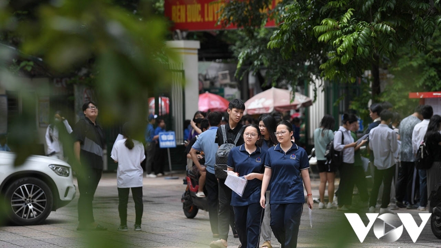 Miễn hoàn toàn học phí công lập, tác động xã hội ra sao?