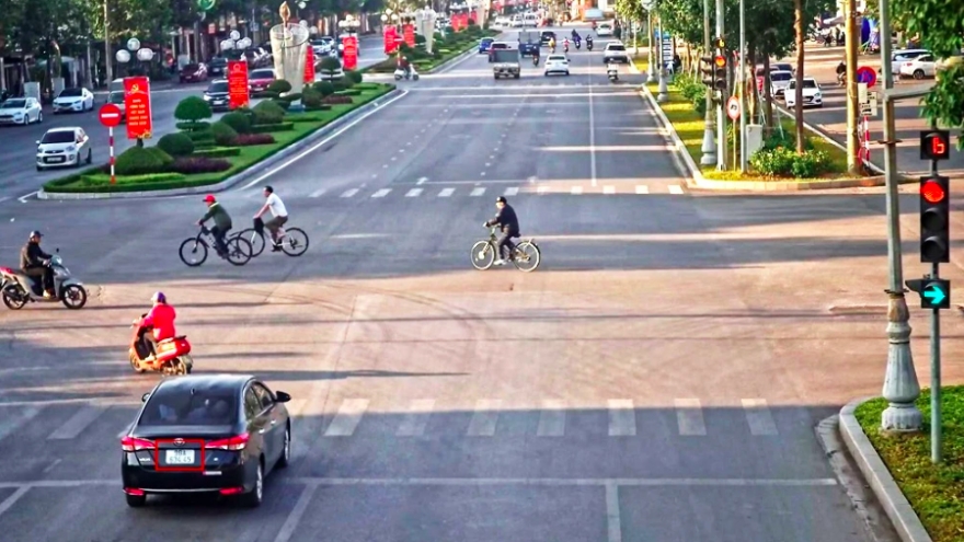 Vượt đèn đỏ có thể bị xử phạt từ 18-20 triệu đồng