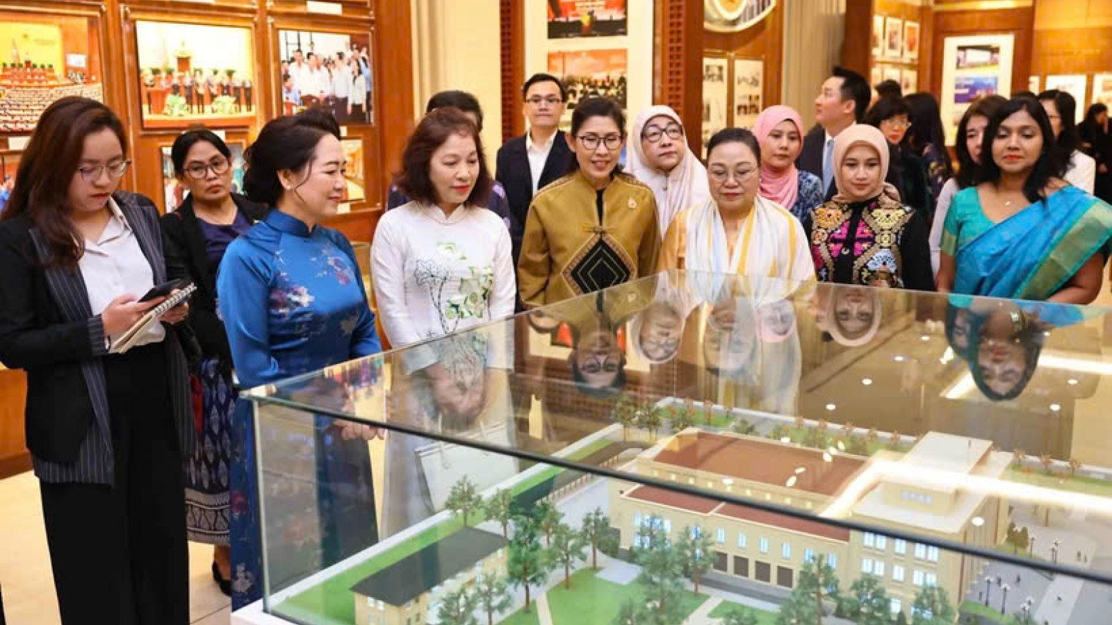 NA Chairman’s spouse meets ASEAN women’s group in Hanoi