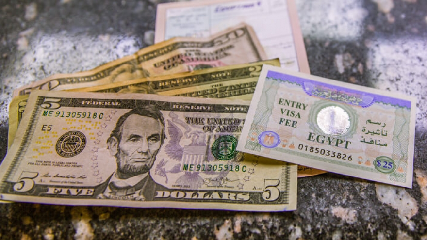 Tỷ giá USD hôm nay 25/3: Tỷ giá trung tâm tiến lên mức 24.847 đồng/USD