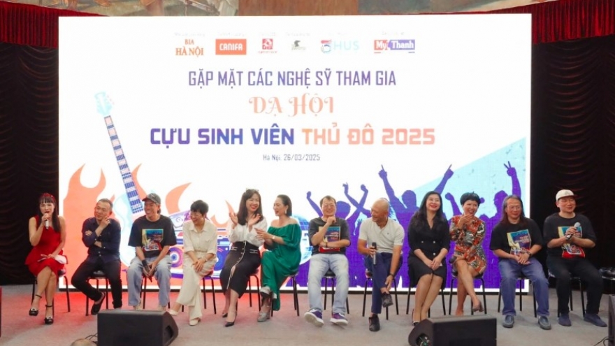 Over 100 artists gather to perform “We Are the World” at Hanoi alumni gala