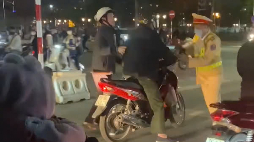 Tấn công CSGT khi được yêu cầu kiểm tra nồng độ cồn