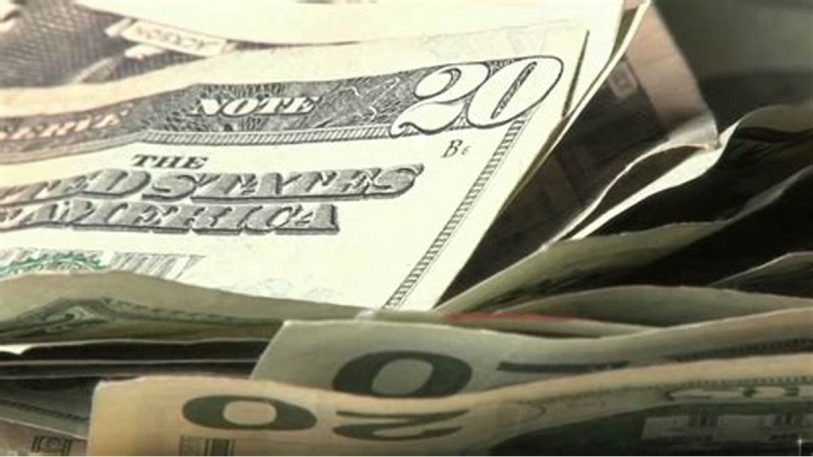 Tỷ giá USD hôm nay 9/4: Tỷ giá trung tâm nâng lên đạt 24.936 đồng/USD