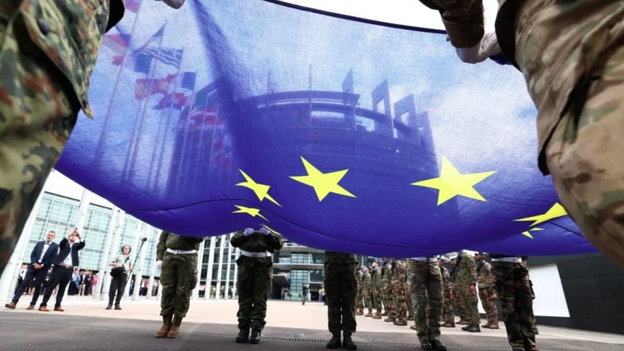 Cách EU “chen chân” trở lại bàn đàm phán hòa bình Nga-Ukraine do Mỹ khởi xướng