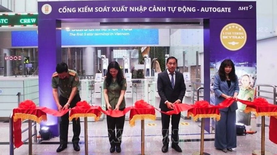 Automatic immigration gates officially put into operation at Da Nang airport