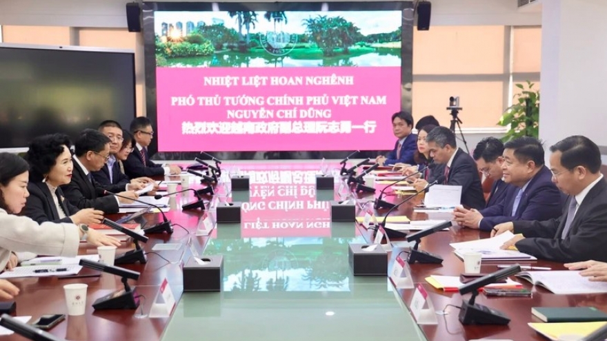 Deputy PM explores economic development experience in Shenzhen city