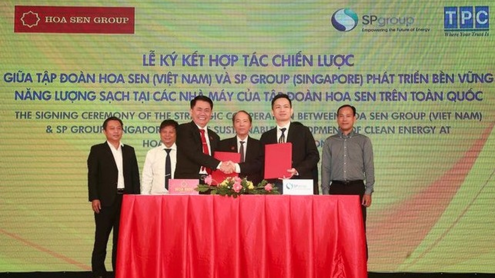 Party chief’s visit creates motivation for Vietnam – Singapore all-around cooperation