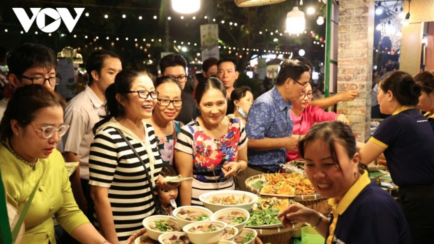 Crowds flock to savor regional delicacies at Ho Chi Minh City food festival