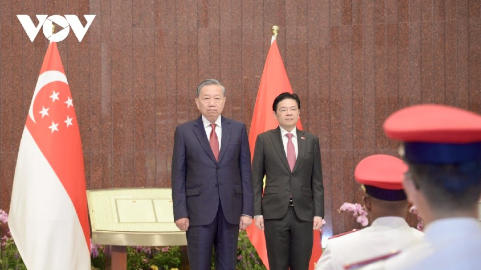 Welcome ceremony for Party General Secretary To Lam in Singapore