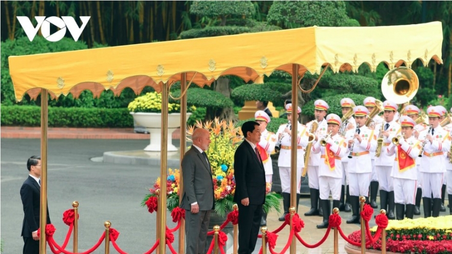State leader hosts official welcome ceremony for Brazilian President