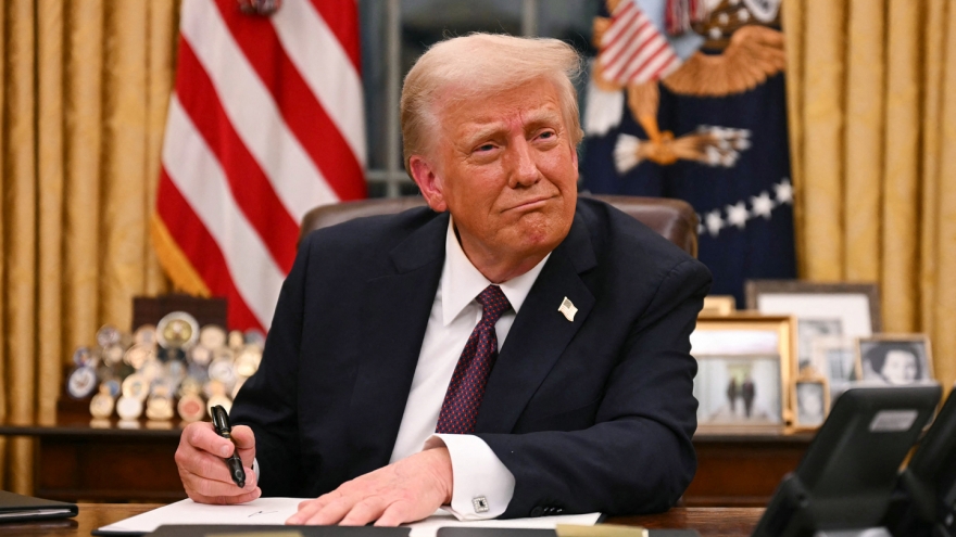 Ông Trump tăng gấp đôi mức thuế nhập khẩu đối với thép và nhôm của Canada