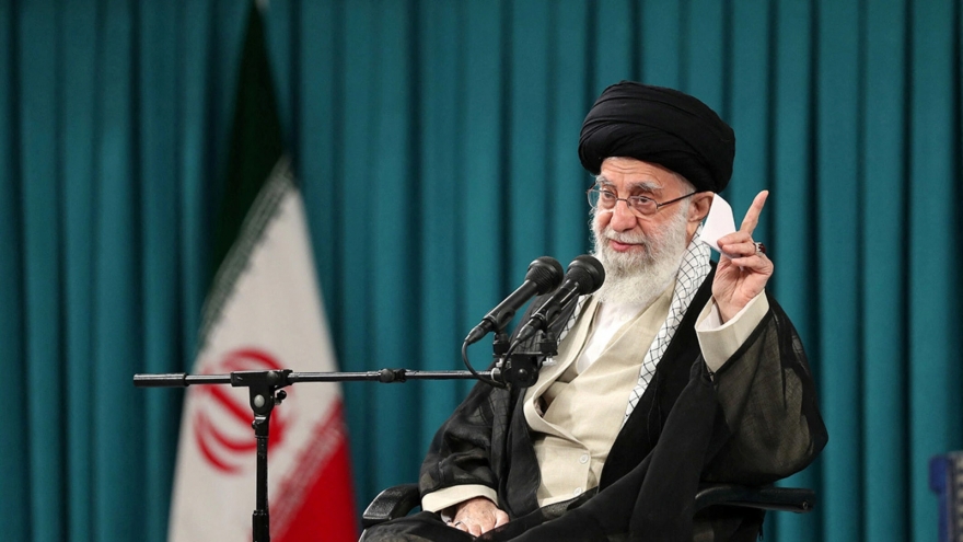 Iran đáp trả cứng rắn sau lời dọa đánh bom của ông Trump