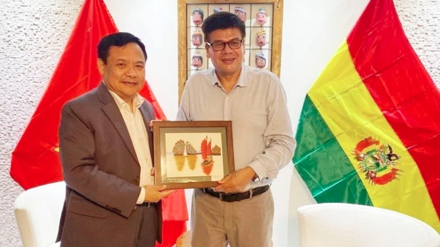 Vietnam’s April 30 victory a historic moment for whole world: Bolivian diplomat