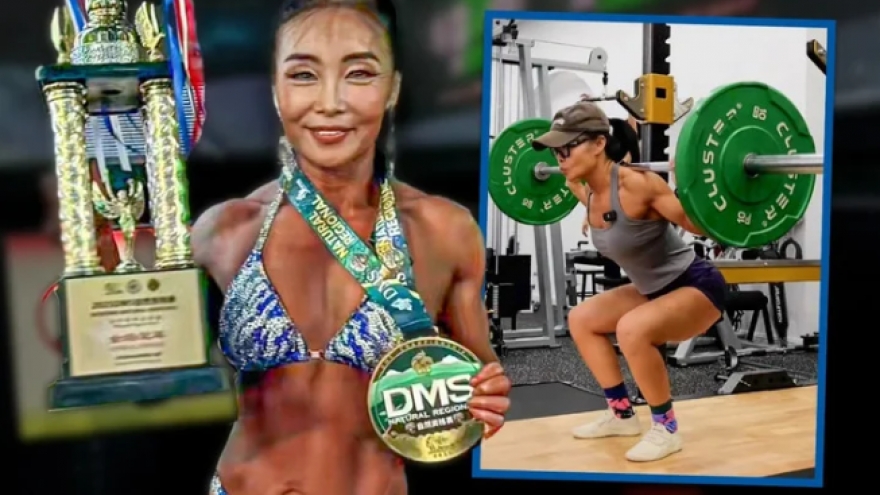 "Bà ngoại cơ bắp" vô địch cuộc thi thể hình ở tuổi 55