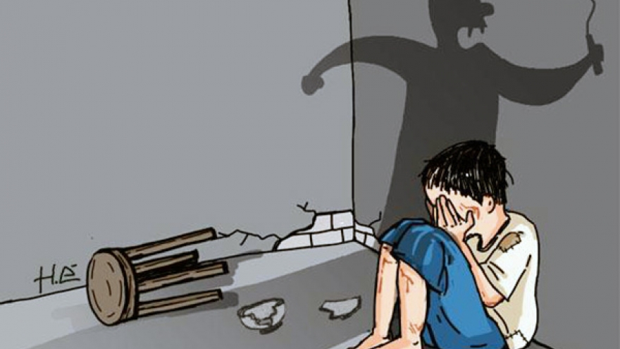 Cuộc đời vắn số của bé 10 tháng bị cha chôn ở khe tường