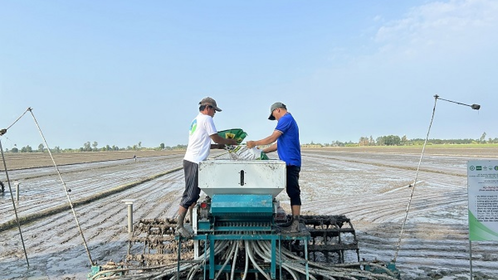 Cơ giới hóa nâng cao hiệu quả sản xuất nông nghiệp