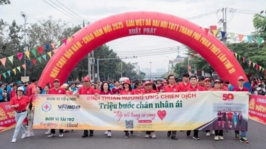 Humanitarian campaign collects over VND5 billion to support people in need