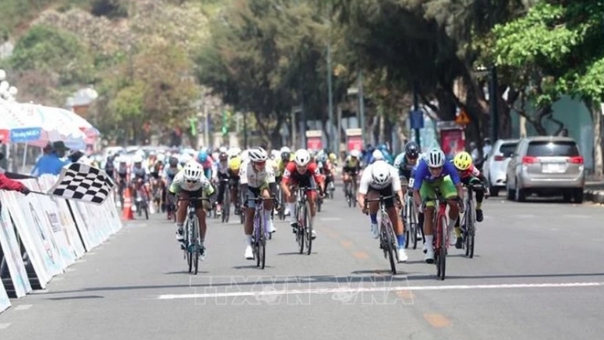 Vietnamese rider secures second straight win in Binh Duong int’l women’s cycling cup