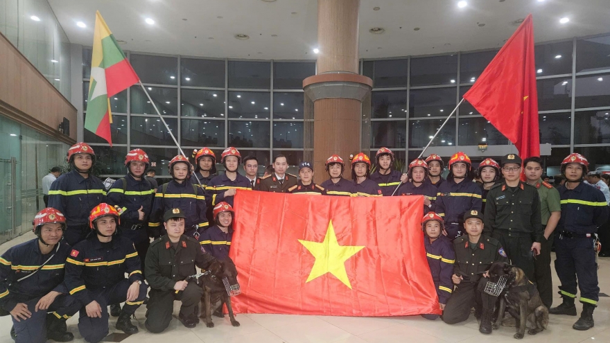 Đoàn cứu hộ của Bộ Công an đã đến Myanmar, khẩn trương tới hiện trường vụ động đất