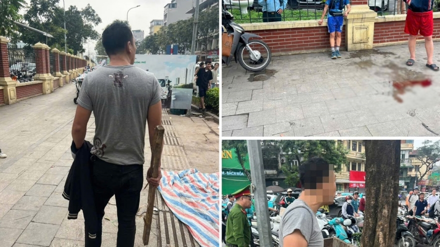 Bắt đối tượng có biểu hiện "ngáo đá", cầm gậy gỗ vụt người đi đường ở Hà Nội