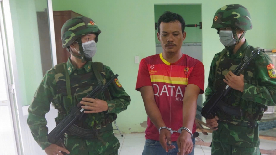 Bắt đối tượng tàng trữ ma túy đá
