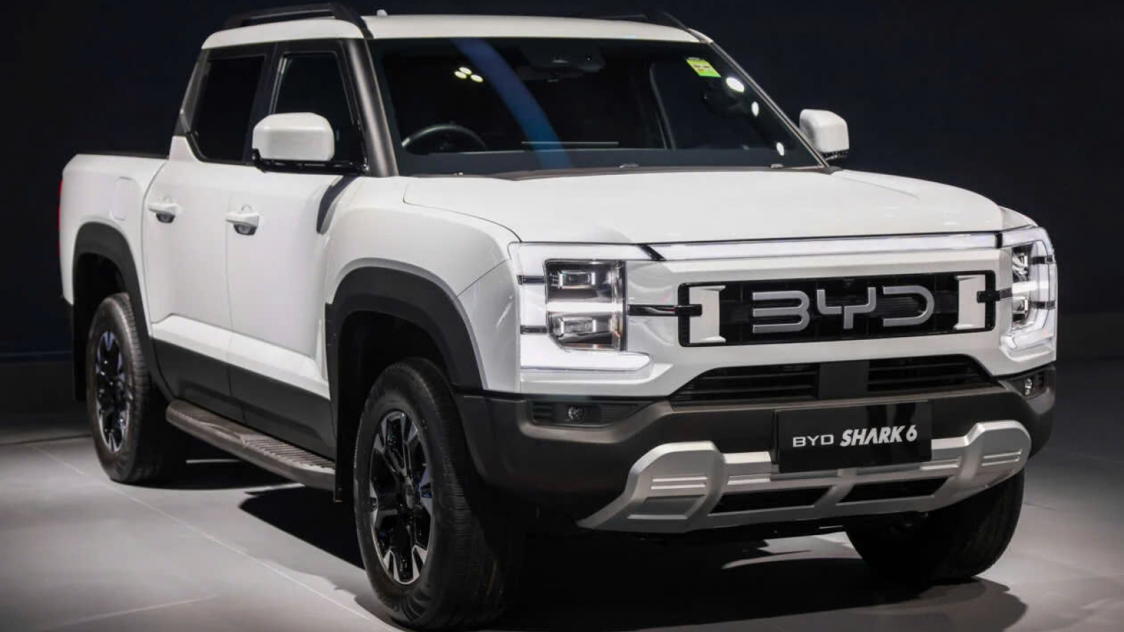 Khám phá xe bán tải PHEV BYD Shark 6, giá khoảng 1,2 tỷ đồng