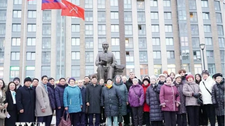 Saint Petersburg names square after President Ho Chi Minh