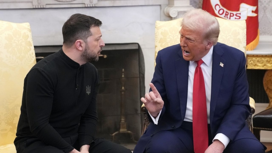 Ông Trump và Zelensky tranh luận gay gắt ngay tại phòng Bầu dục