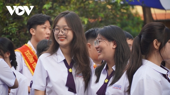 Nên bỏ xét học bạ nếu không dẹp bỏ được tệ nạn "xin điểm"