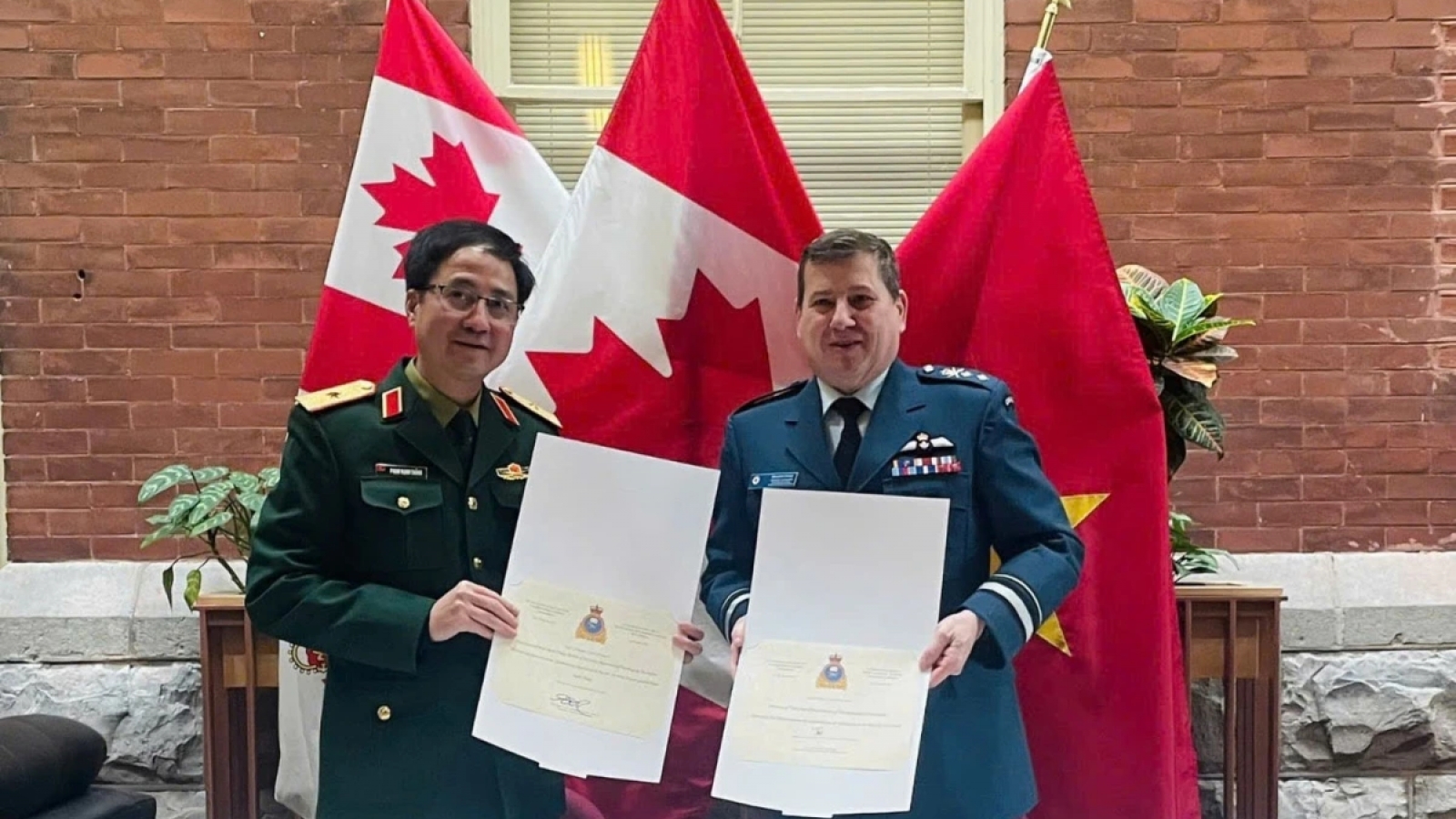Vietnam and Canada concretise peacekeeping cooperation