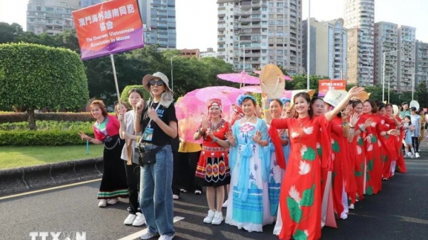 Vietnam joins int’l parade in China’s Macau